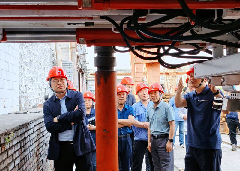 2025.05.16張弘 教瑞芬 新產品“7”型液壓支架順利通過驗收4.jpg